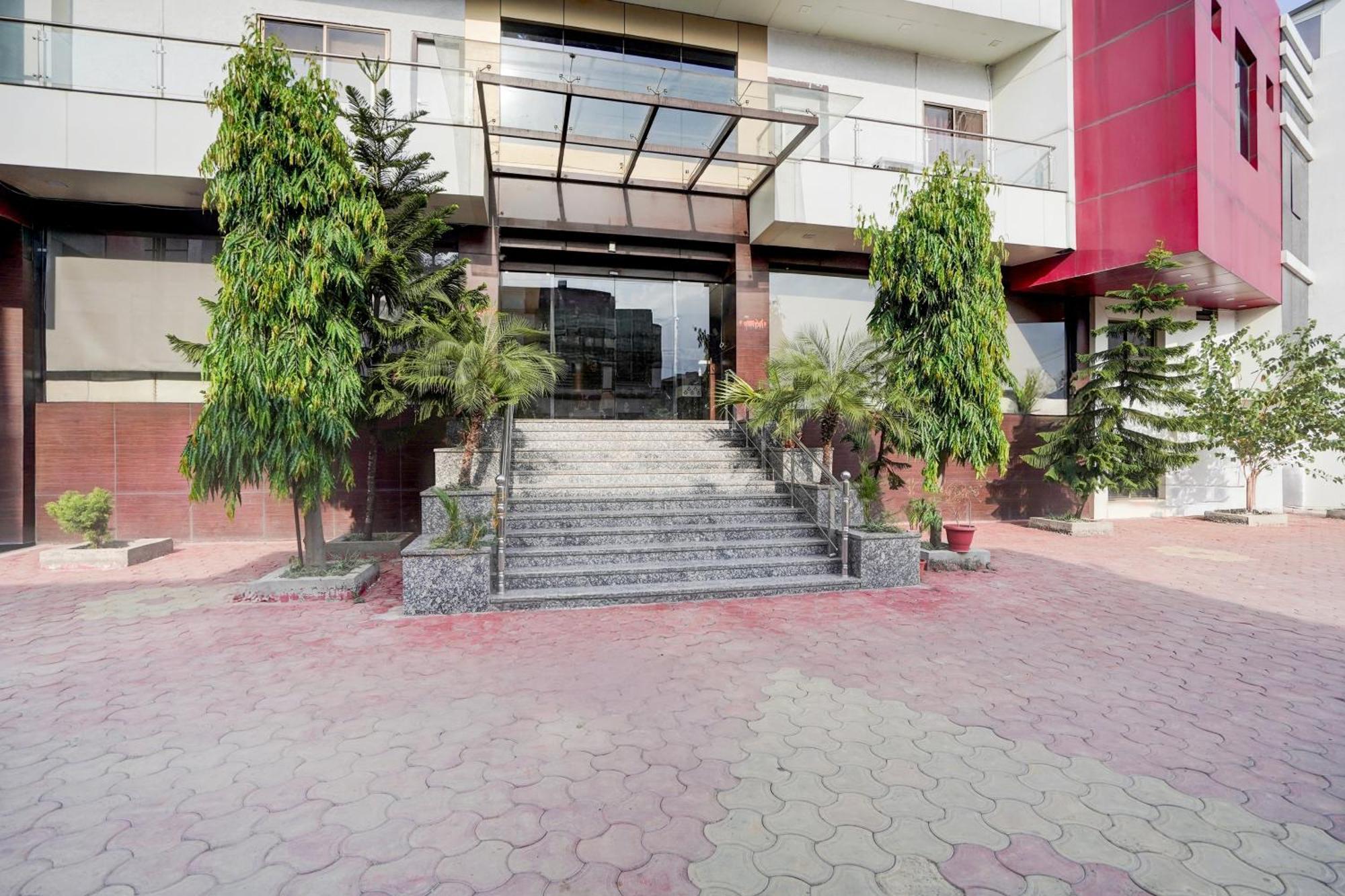 Super Townhouse Lalghati Near Airport Bhopal Exterior foto
